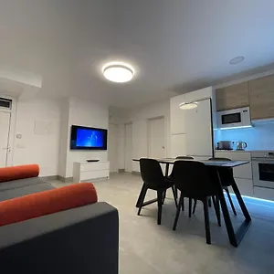 https://izaro-apartamento-de-lujo-cerca-de-playa-dorada.in-canary-islands.com