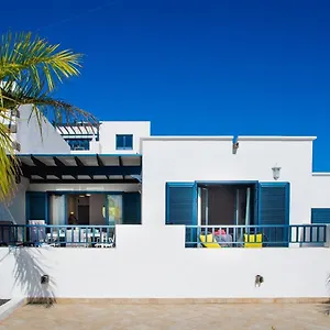 https://la-nina-bonita.in-canary-islands.com