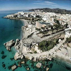 https://nerja-burriana-playa.hotelsinnerja.org